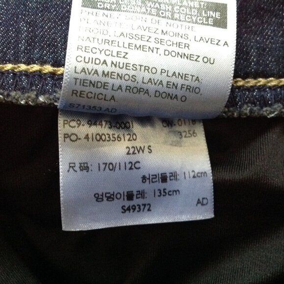 Levi Strauss Signature Gold Women's Totally Shaping Bootcut Jeans Size 22W - Picture 7 of 7